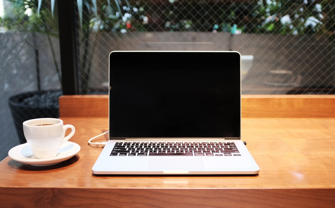 Automatisation d'une prise de contact LinkedIn avec message personnalisé via CRM