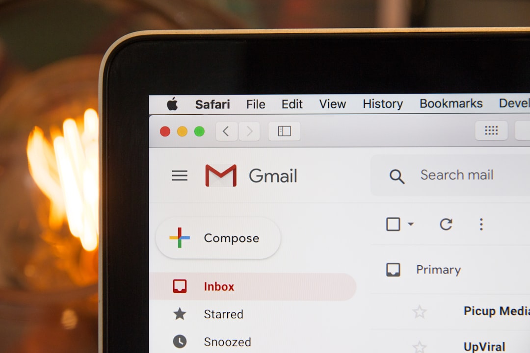Visualisation d'un workflow CRM pour PME, illustrant des séquences d'emails automatisés