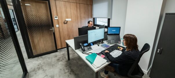 Comment l'automatisation des workflows améliore l'efficacité des équipes commerciales en TPE/PME