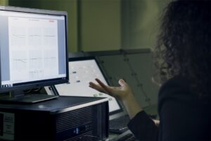 Comment utiliser l'intelligence artificielle pour automatiser et personnaliser la gestion des relations clients dans les TPE/PME