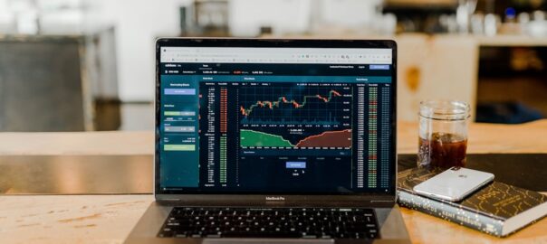 Comment les PME peuvent utiliser les outils d'automatisation pour optimiser leur gestion des flux de trésorerie