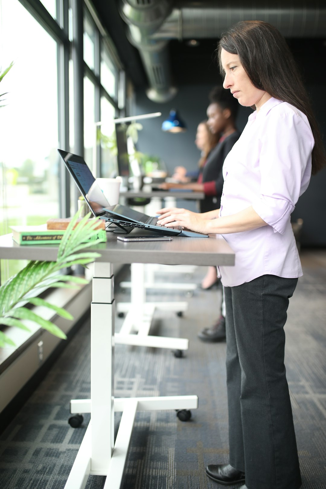 Illustration de l'automatisation dans une PME via un CRM comme Saalz