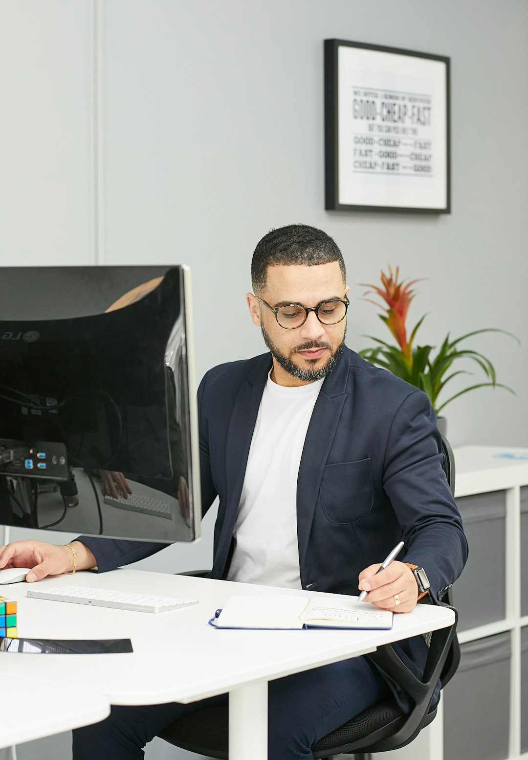 Graphique illustrant la réduction du temps administratif grâce à un CRM automatisé
