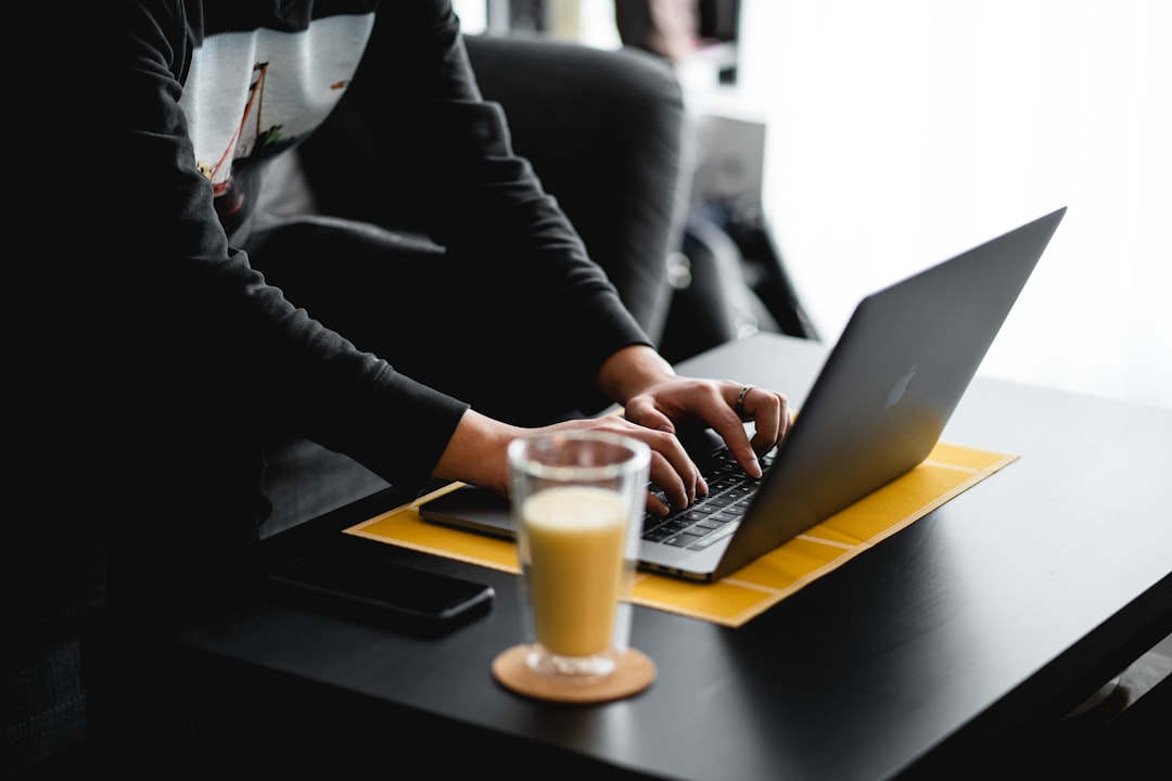 Interface de CRM avec intelligence artificielle pour TPE et PME