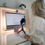 Comment les assistants virtuels boostés par l’IA transforment la gestion des tâches quotidiennes dans les TPE/PME