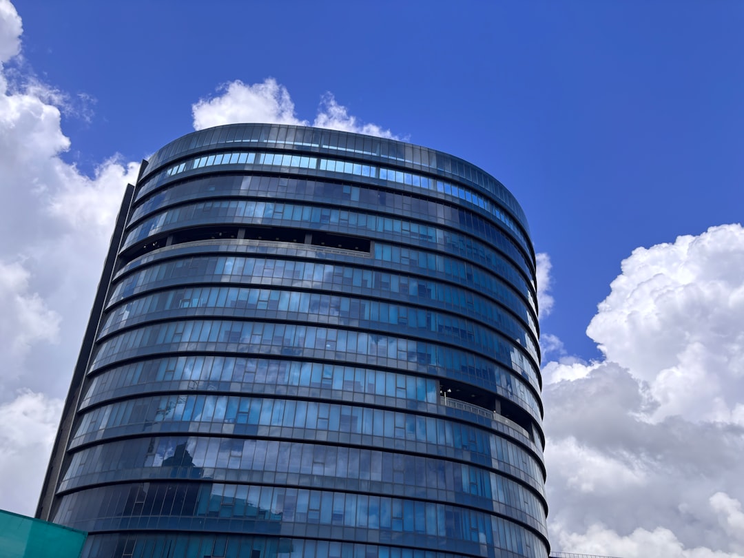 Interface de Zoho CRM comparée à celle de Saalz CRM