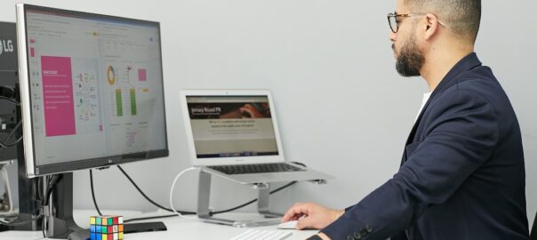 Comment optimiser la gestion des contacts clients grâce aux outils de gestion de la relation client (CRM) dans les TPE/PME