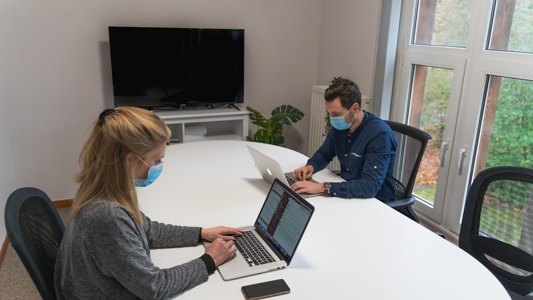 Automatisation de la prospection client avec IA conversationnelle dans un CRM pour PME