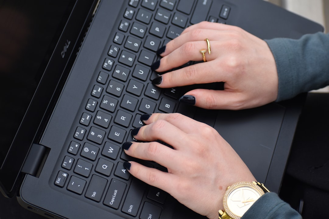 Automatisation de la messagerie avec un CRM dans une PME française