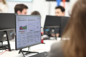 Comment les CRM spécialisés dans un secteur d'activité spécifique peuvent transformer la gestion commerciale des TPE/PME