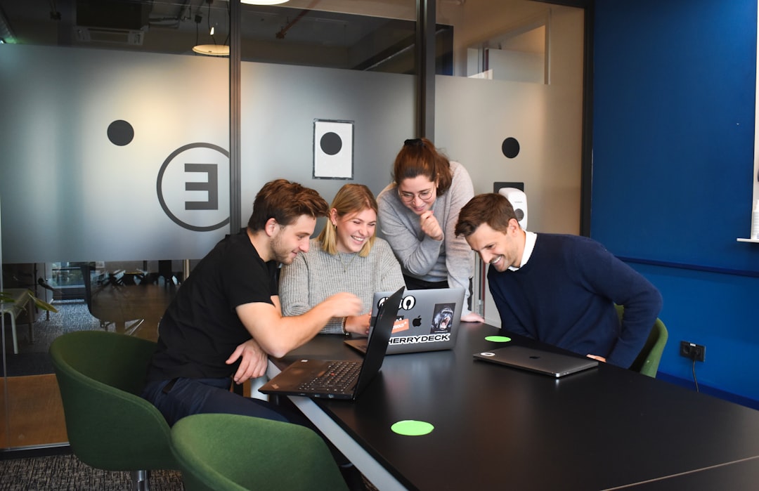 Intégration d’un assistant AI avec CRM pour automatisation enfin réussie dans une PME en France