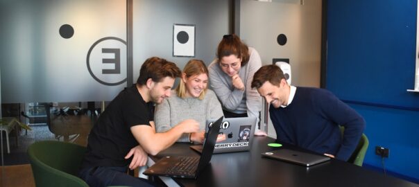 7 stratégies efficaces pour accélérer l'adoption d'un CRM dans une TPE/PME et maximiser son impact