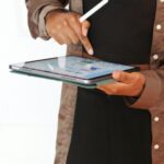 Comment l’adoption d’un CRM centré sur la mobilité transforme la gestion commerciale dans les petites entreprises