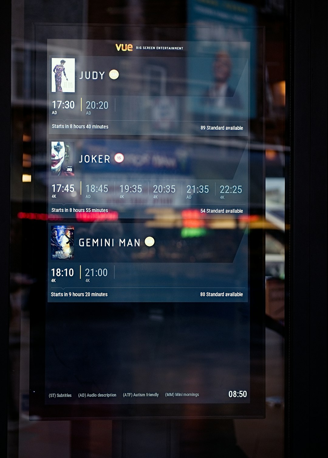 Interface CRM intelligente montrant la relance automatique des prospects dormants
